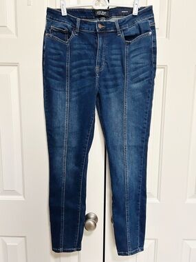 Judy Blue Skinny 13/31 Center Seam Classic Business Casual